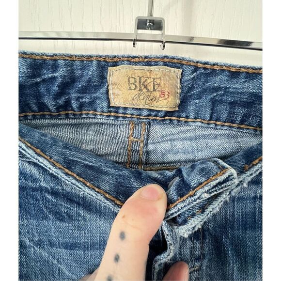 BKE Medium Wash Mid-Rise Boot Cut Denim Jeans With Some Wear On Hems - Picture 2 of 6